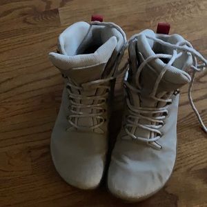 Vivo barefoot 44m Tracker Boots. Scuffed up a bit.